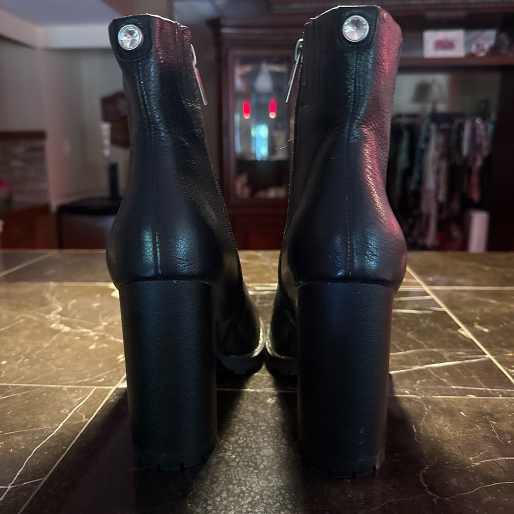 NWT size 9.5 Karl Lagerfeld heeled boots with outlining rhinestones - Picture 5 of 7